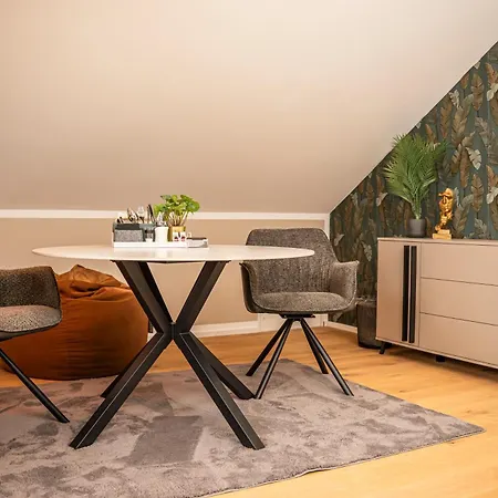 아파트 Alb - Gemuetliche Mit Balkon 바링엔