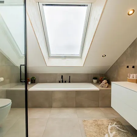 Alb - Gemuetliche Mit Balkon 아파트 바링엔